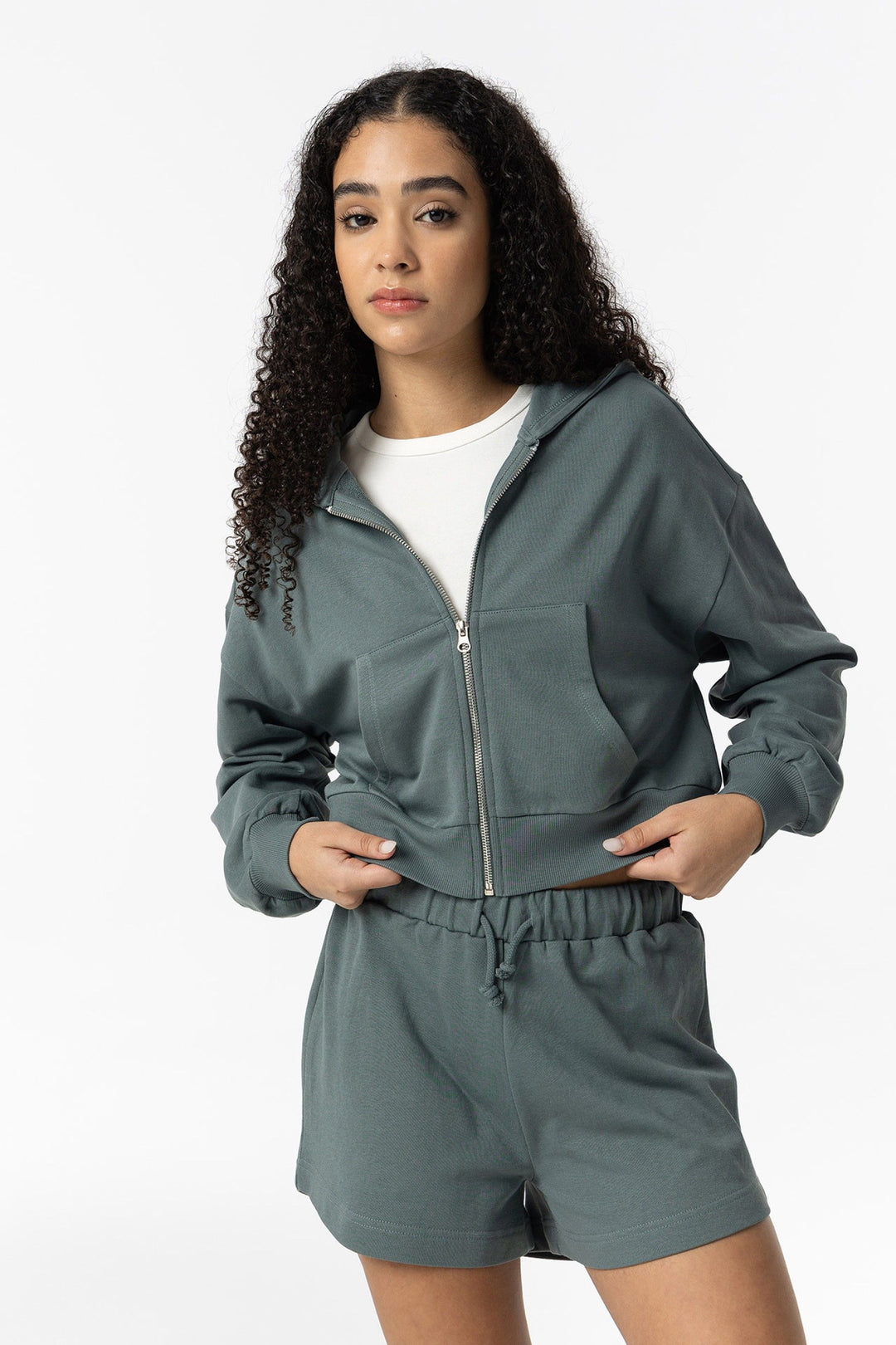 Conjunto de chaquetas, camiseta y pantalon  Andorra_P